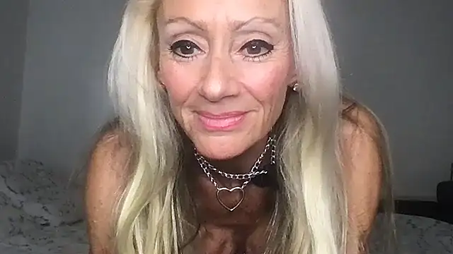 Snapshot of siennadiamond chatting on 18, 5, 2026 siennadiamond online show from 18, 5, 2026