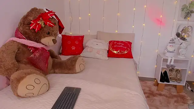 Lily Hiill7 online show from 17, 12, 2025