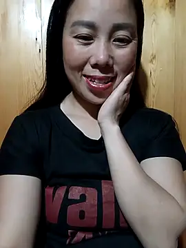 Snapshot of Chloe-ee chatting on 22, 12, 2025 Chloe-ee online show from 22, 12, 2025