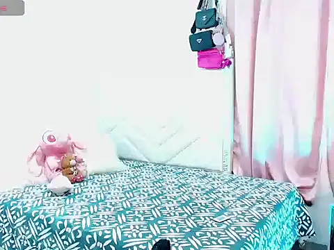 Snapshot of titania1502 chatting on 19, 12, 2025 titania1502 online show from 19, 12, 2025