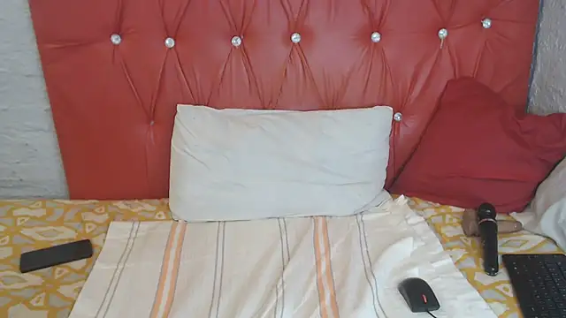 Snapshot of LaicyBrown76 chatting on 18, 4, 2026 LaicyBrown76 online show from 18, 4, 2026