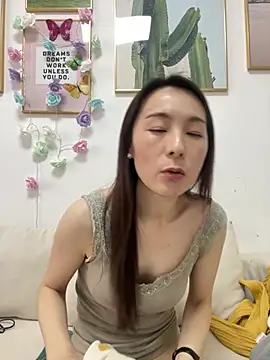 Snapshot of you-005 chatting on 3, 2, 2026 you-005 online show from 3, 2, 2026