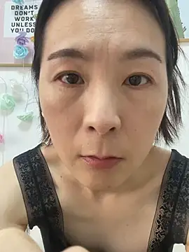 Snapshot of you-005 chatting on 14, 2, 2026 you-005 online show from 14, 2, 2026