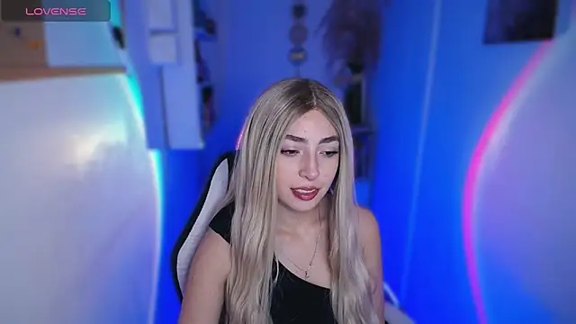 channel blondee online show from 24, 4, 2026