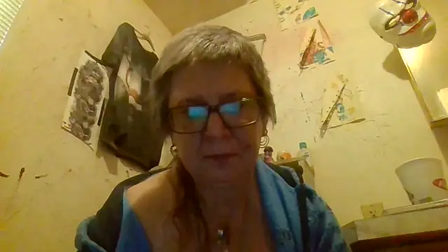 Snapshot of becky1111 chatting on 5, 4, 2026 becky1111 online show from 5, 4, 2026