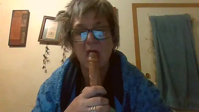 Snapshot of becky1111 chatting on 5, 6, 2026 becky1111 online show from 5, 6, 2026
