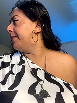 Snapshot of evelyn_harpeery chatting on 21, 6, 2026 evelyn harpeery online show from 21, 6, 2026