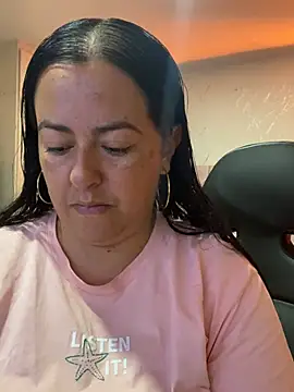 Snapshot of evelyn_harpeery chatting on 8, 7, 2026 evelyn harpeery online show from 8, 7, 2026