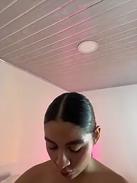 Nicollewest1 online show from 17, 3, 2026