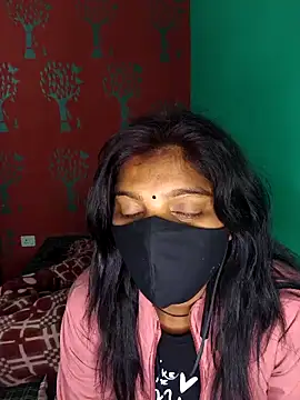 QWEEN7B online show from 18, 12, 2025