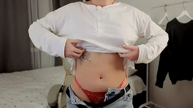 Snapshot of fallin_lovee chatting on 27, 2, 2026 fallin lovee online show from 27, 2, 2026