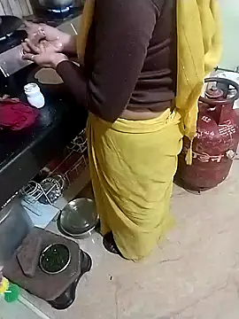 Snapshot of kaamuk_madhu chatting on 20, 12, 2025 kaamuk madhu online show from 20, 12, 2025