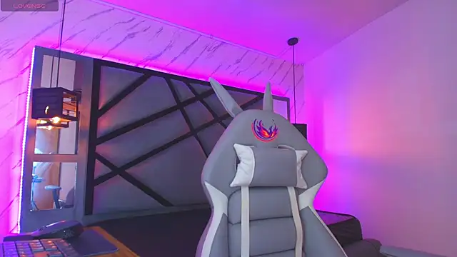 Lili Evanss online show from 4, 2, 2026