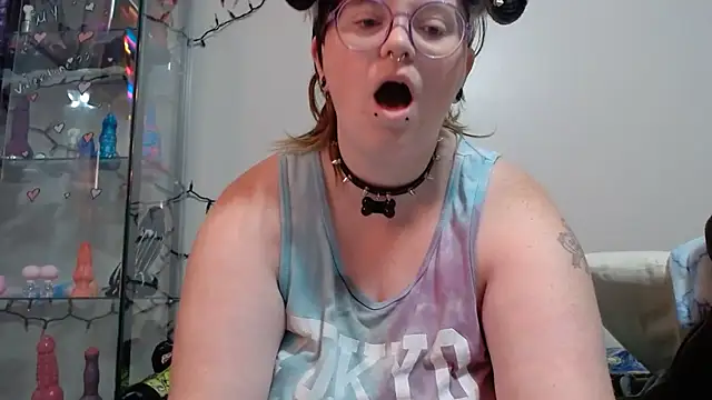 Snapshot of Pupghostt chatting on 5, 6, 2026 Pupghostt online show from 5, 6, 2026