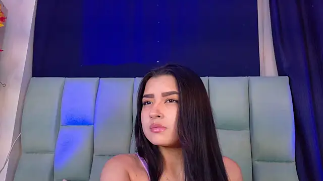 Snapshot of Emilyy05_ chatting on 8, 7, 2026 Emilyy05 online show from 8, 7, 2026