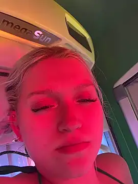 EmmiPemmi online show from 9, 2, 2026