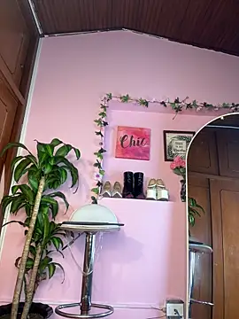  zoe bakerr online show from 30, 3, 2026