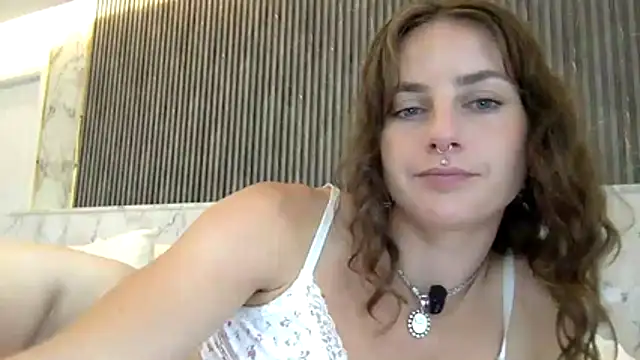 Snapshot of miamiamuse chatting on 6, 1, 2026 miamiamuse online show from 6, 1, 2026