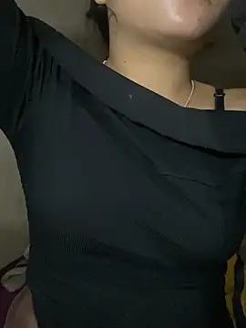 Snapshot of lili-roze chatting on 6, 2, 2026 lili-roze online show from 6, 2, 2026