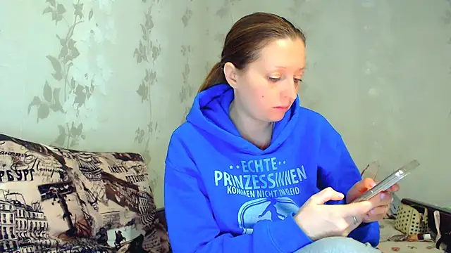 CrystallAngel online show from 8, 2, 2026