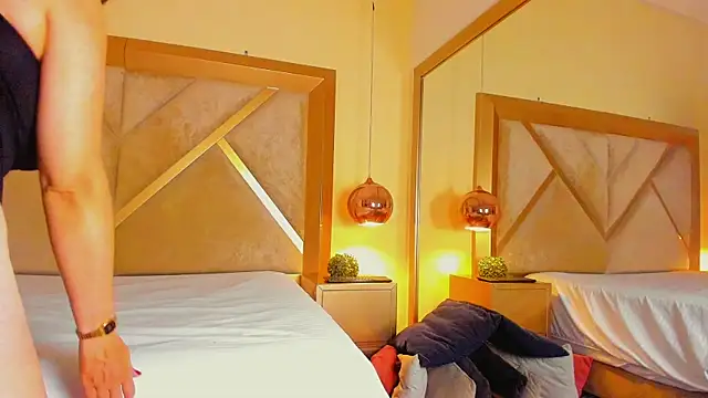 ElenaWatsonn online show from 11, 4, 2026