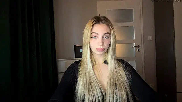 Snapshot of TeenLily chatting on 6, 5, 2026 TeenLily online show from 6, 5, 2026
