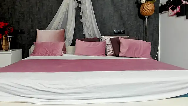 NayaNoirX online show from 10, 1, 2026