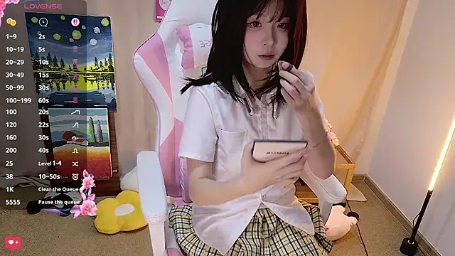 cuteqiqi online show from 21, 4, 2026