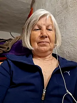 Snapshot of KlaudiaDarling chatting on 5, 5, 2026 KlaudiaDarling online show from 5, 5, 2026
