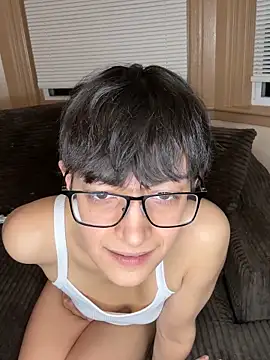 FaiiryArii online show from 6, 4, 2026