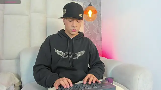 Snapshot of imxxjoel chatting on 24, 4, 2026 imxxjoel online show from 24, 4, 2026