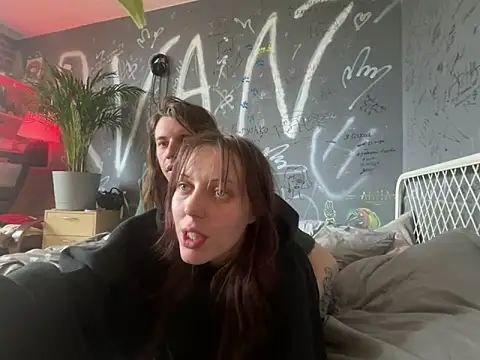 Snapshot of EmmaLyrica chatting on 14, 4, 2026 EmmaLyrica online show from 14, 4, 2026