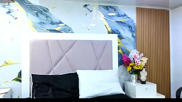 Sienna Desiree online show from 15, 4, 2026