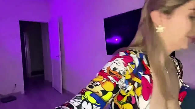  ViviV  online show from 18, 4, 2026