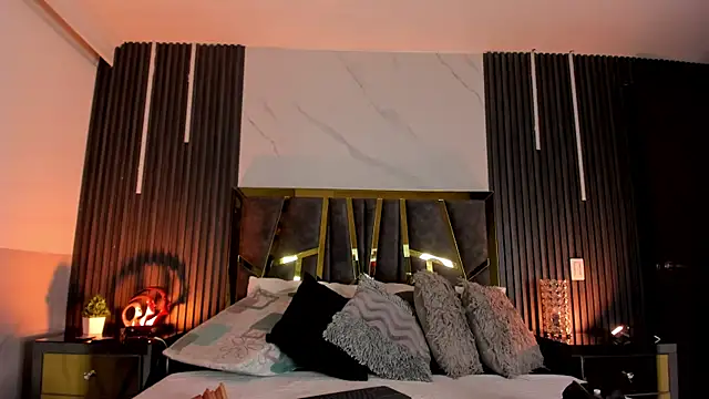 Chloe Connor online show from 2, 4, 2026