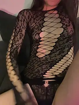 Snapshot of Annaluvv chatting on 23, 4, 2026 Annaluvv online show from 23, 4, 2026