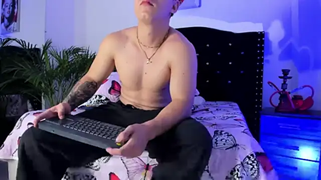 Liam saint online show from 16, 4, 2026