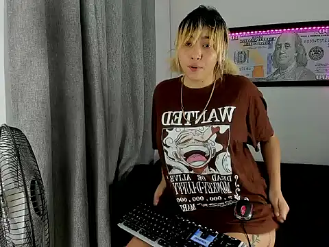 Sandy straw online show from 28, 4, 2026