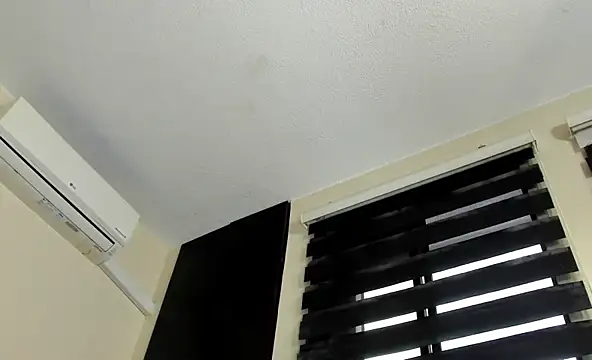 Snapshot of vanesadimaria chatting on 5, 2, 2025 vanesadimaria online show from 5, 2, 2025