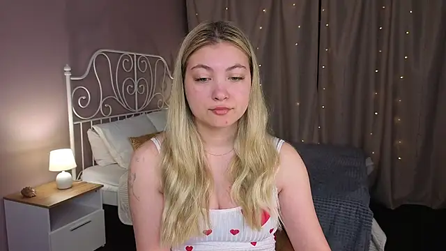 Snapshot of Angel__Grace chatting on 18, 5, 2026 Angel Grace online show from 18, 5, 2026