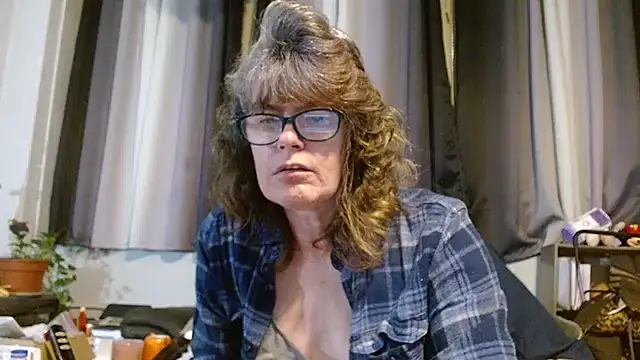 ladylavende3 online show from 14, 3, 2025