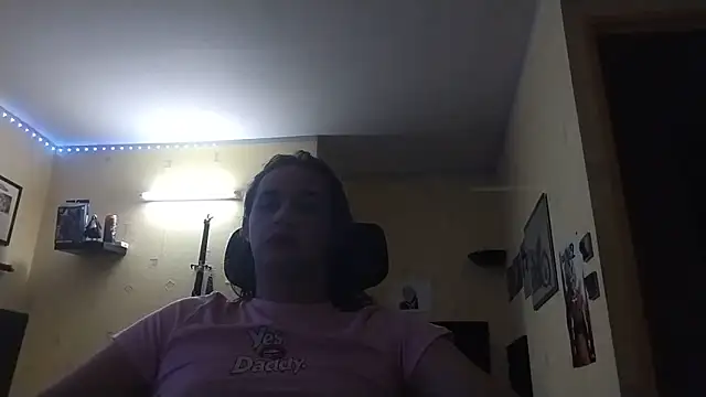 julialafemboy59 online show from 18, 6, 2026