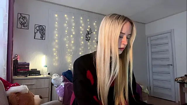 LatashiaOrcutt online show from 11, 1, 2026