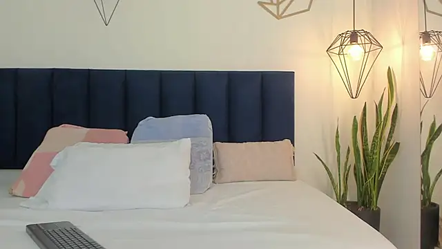 Snapshot of mayaevansmg chatting on 10, 2, 2026 mayaevansmg online show from 10, 2, 2026