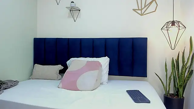 Snapshot of mayaevansmg chatting on 20, 2, 2026 mayaevansmg online show from 20, 2, 2026