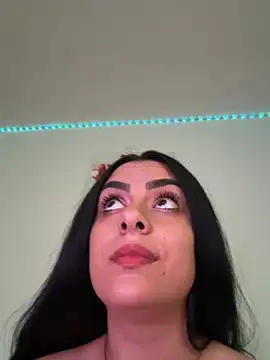 Marisa ass online show from 27, 5, 2026