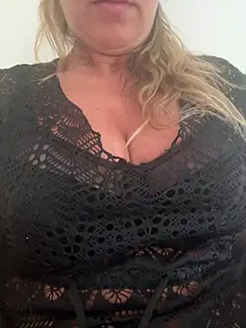 Snapshot of Kikkarella123 chatting on 1, 6, 2026 Kikkarella123 online show from 1, 6, 2026