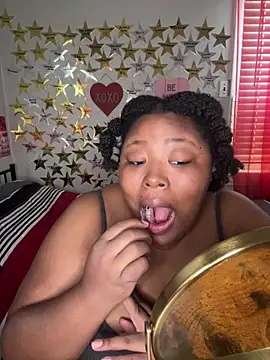 Chocolatebunnyxx96 online show from 13, 2, 2026