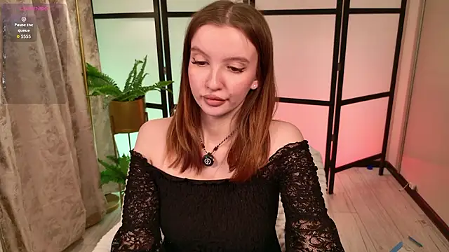 Layla Bloom online show from 26, 2, 2026