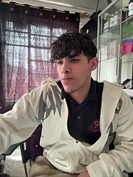 Snapshot of MaxStar26 chatting on 6, 4, 2026 MaxStar26 online show from 6, 4, 2026